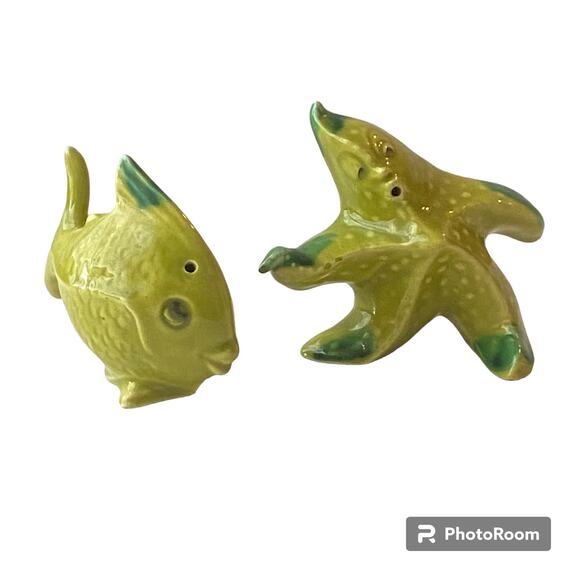 Sea Creature Salt and Pepper Shakers Anthropomorphic Kitchy Grannycore Starfish - Picture 1 of 8
